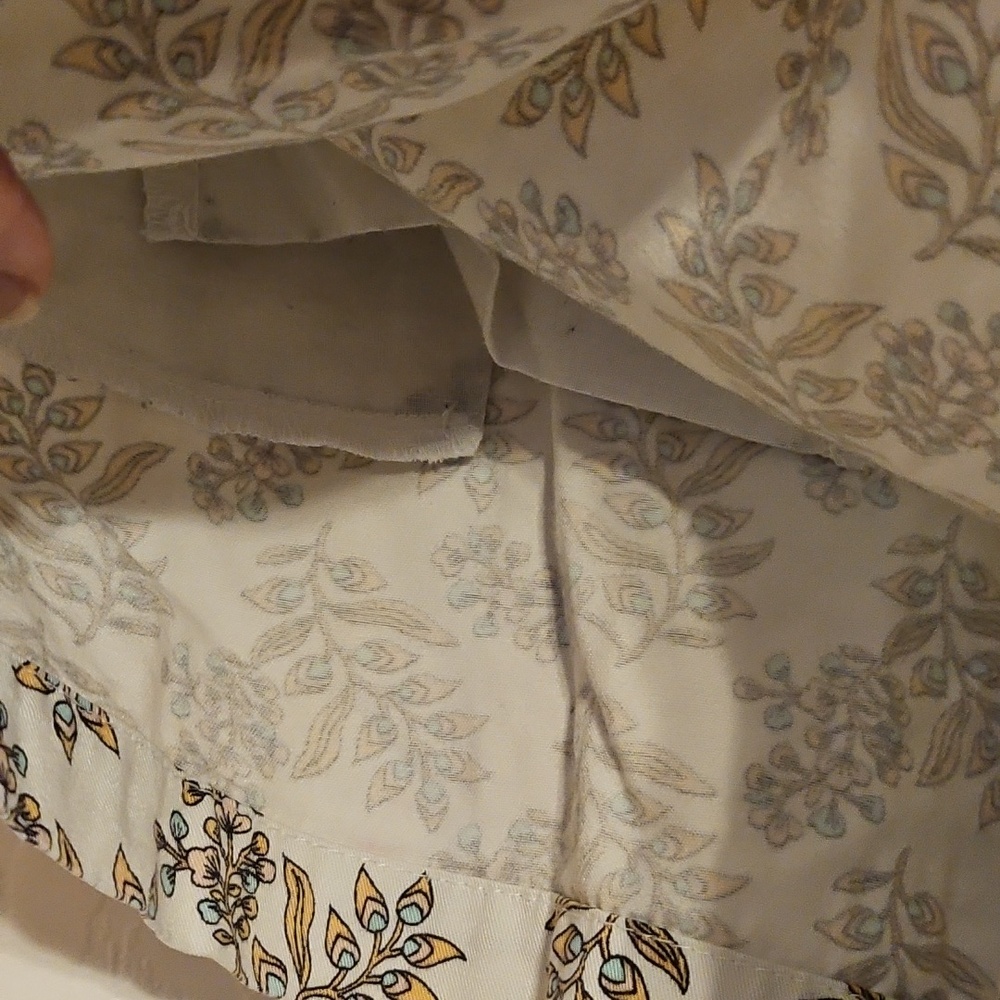 Loft Outlet Cream Print Shirts 4 Inch Inseam - Picture 10 of 15